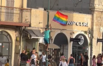 يافا: انزال أعلام المثليين من دوار الساعة بالمدينة